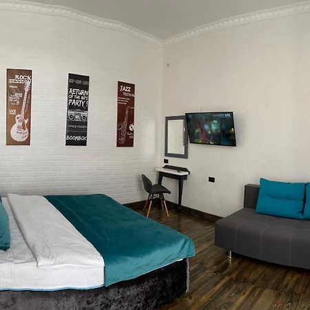 Lux Apartments Vinnytsia Ngoại thất bức ảnh